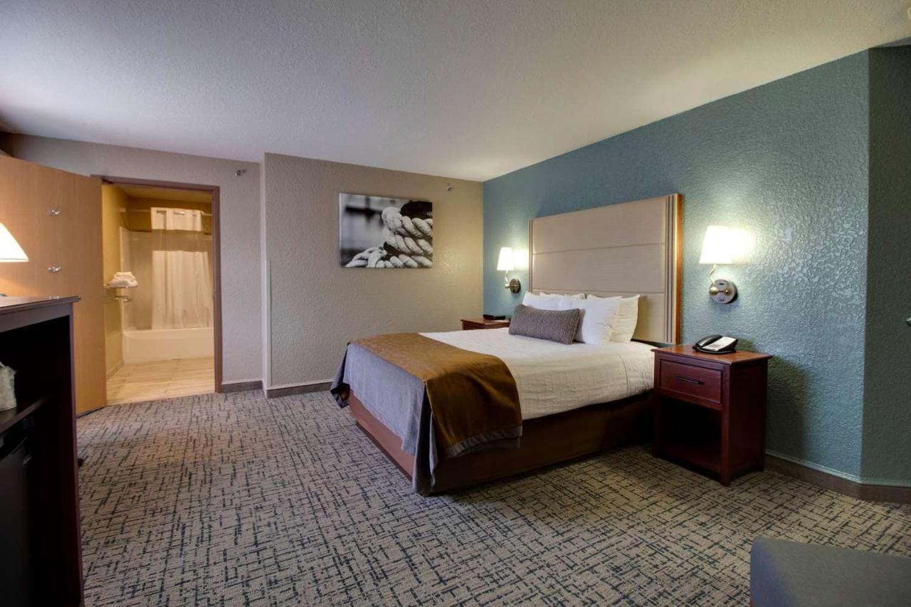 Best Western Harbour Pointe Lakefront Saint Ignace Exteriör bild