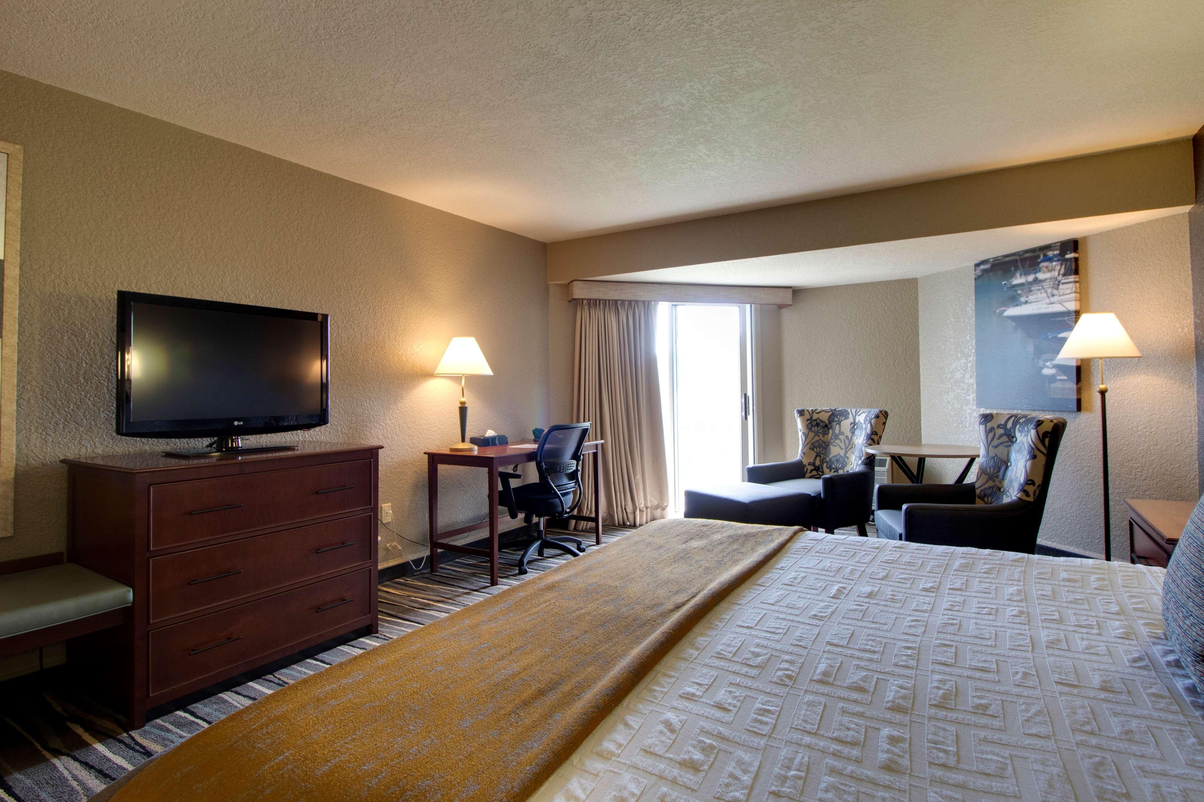 Best Western Harbour Pointe Lakefront Saint Ignace Exteriör bild