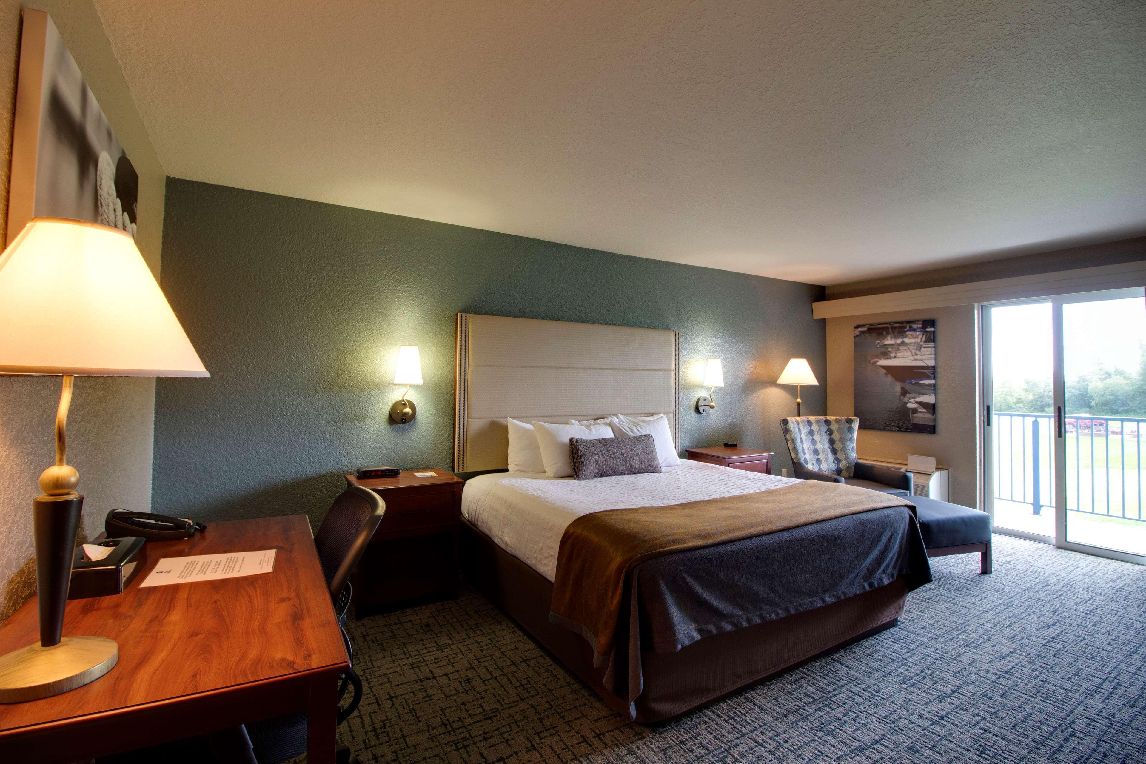Best Western Harbour Pointe Lakefront Saint Ignace Exteriör bild